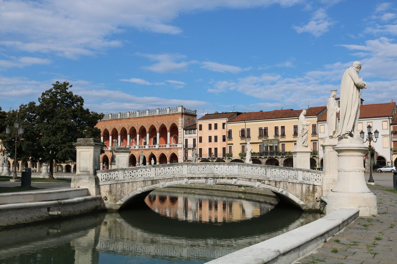 Prato della Valle tour Padova Lovivo Tour Experience